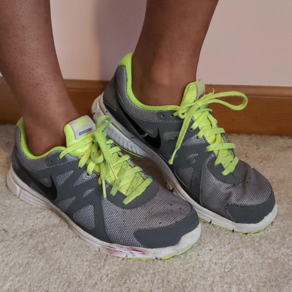 Nike 7Y Sneakers 💚